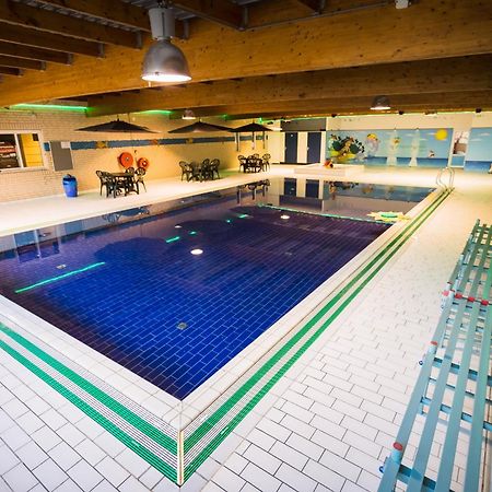 Hotel Vakantiepark 'T Broeckhuys Ewijk Esterno foto