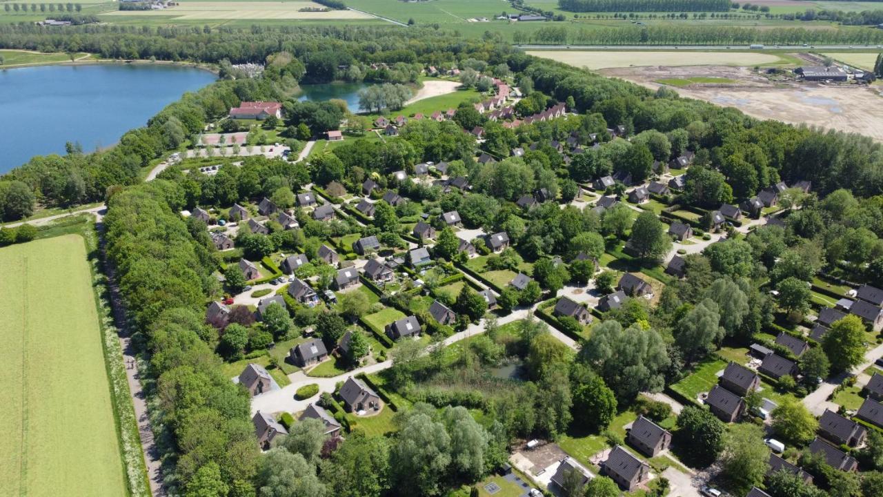 Hotel Vakantiepark 'T Broeckhuys Ewijk Esterno foto