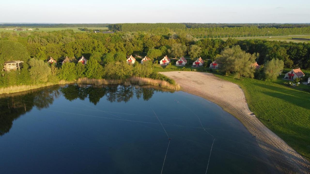 Hotel Vakantiepark 'T Broeckhuys Ewijk Esterno foto