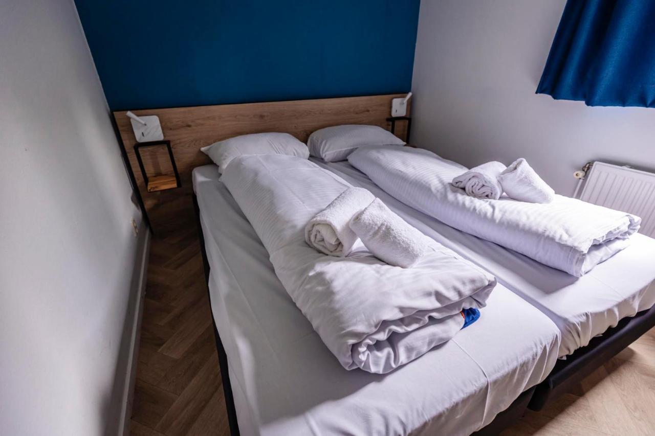 Hotel Vakantiepark 'T Broeckhuys Ewijk Esterno foto